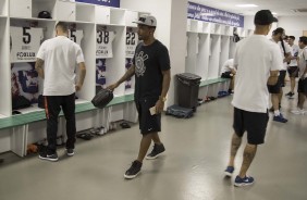 Timão chega ao vestiário do Castelão antes do jogo contra o Ceará