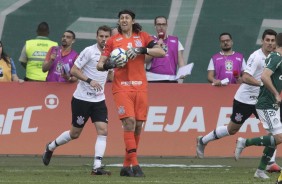 Cássio e Henrique durante jogo contra o Palmeiras