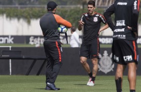 Jair Ventura conversa com seus jogadores