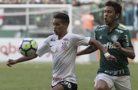 Pedrinho durante a partida contra o Palmeiras, pelo Campeonato Brasileiro