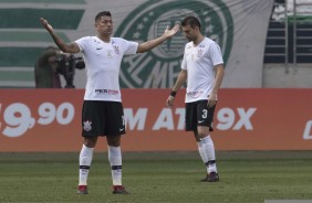 Ralf e Henrique antes do inicio da partida contra o Palmeiras