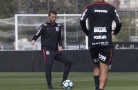 Zagueiro Henrique no treino antes de enfrentar seu ex-clube