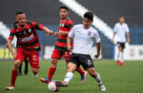 Fabrcio Oya durante jogo contra a Portuguesa, pelo Paulista Sub-20