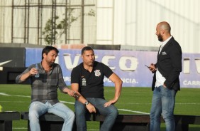 Diretores compareceram ao treino do Corinthians desta terça-feira