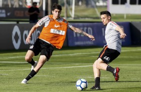 Sergio Díaz e Mantuan no treinamento desta segunda-feira no CT