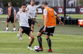 Thiaguinho e o mito Danilo durante o treino no CT Joaquim Grava