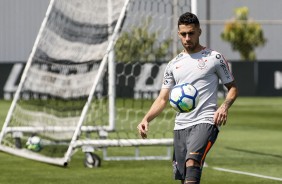 Gabriel durante o treino desta manh no CT Joaquim Grava