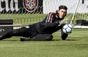 Goleiro Cássio durante o treinamento desta manhã de quarta-feira no CT Joaquim Grava