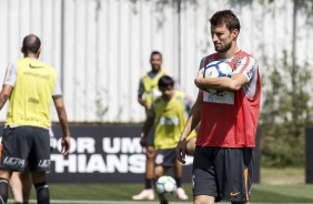 Henrique durante as atividades desta manhã no CT Joaquim Grava