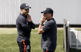 Jair Ventura comanda o treino desta manhã no CT Joaquim Grava