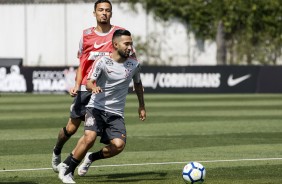 Thiaguinho e Clayson treinam nesta manhã no CT Joaquim Grava