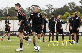 Fagner, Roger e elenco no treino desta manh no CT Joaquim Grava