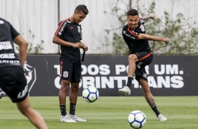 Pedrinho e Thiaguinho no treinamento de hoje no CT Joaquim Grava