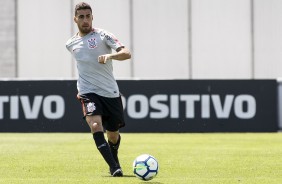 Gabriel durante treino no CT Joaquim Grava