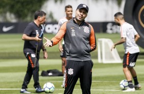 Jair Ventura comanda treino no CT Joaquim Grava com foco no Internacional