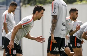 Lateral Danilo Avelar durante penltimo treino do elenco antes do jogo contra o Internacional