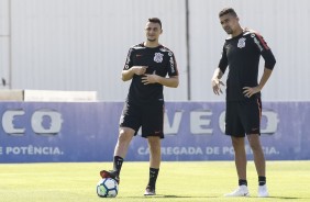Mantuan e Léo Santos no treino derradeiro antes do jogo contra o Internacional