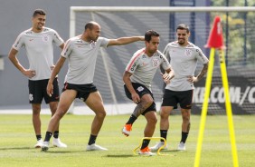 Roger, Jadson e companheiros no penltimo treino da equipe corinthiana antes de enfrentar o Inter