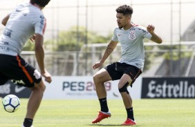 Volante Douglas no treinamento de hoje no CT Joaquim Grava