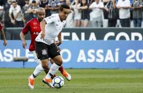 Jadson durante jogo contra o Internacional, pelo Brasileirão
