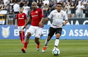 O meia Jadson durante partida contra o Internacional, pelo Brasileiro