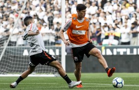 Clayson e Vital no treino de hoje, na Arena Corinthians, diante de 38 mil torcedores