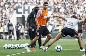 Lo Santos durante treino aberto na Arena Corinthians, nesta tera-feira