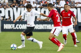 O paraguaio Romero atuando contra o Internacional, na Arena Corinthians, pelo Brasileiro