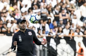 Tcnico Jair Ventura em sua primeira experincia em treino aberto na Arena Corinthians