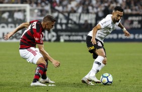Clayson em jogada contra o Flamengo, pela Copa do Brasil, na Arena Corinthians