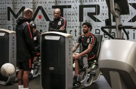 Jogadores fizeram trabalho na academia durante reapresentao do Corinthians no CT