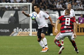 O meia Jadson em partida contra o Flamengo, pela semifinal da Copa do Brasil
