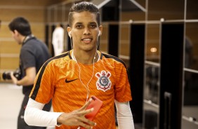 Pedrinho antes do jogo contra o Flamengo, pela Copa do Brasil, no vestirio da Arena Corinthians