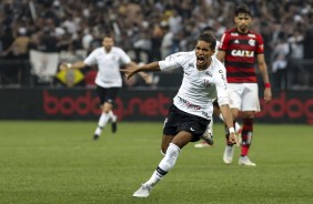 Pedrinho comemora muito seu gol contra o Flamengo, pela Copa do Brasil