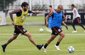 Vilson e Sheik durante treino de reapresentação no CT Joaquim Grava