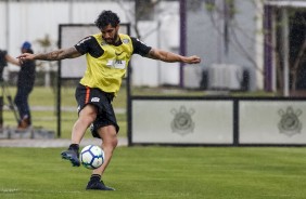 Vilson no treino de reapresentação do elenco no CT