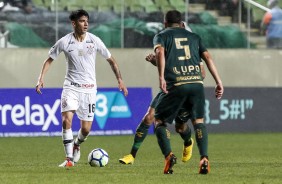 ngelo Araos atuando contra o Amrica-MG, pelo Campeonato Brasileiro