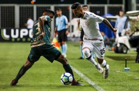 Clayson em jogada contra o Amrica-MG, pelo Campeonato Brasileiro