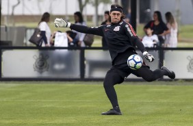 Goleiro Cássio durante o treinamento desta tarde no CT Joaquim Grava
