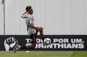 Pedrinho treina no CT Joaquim Grava e deve enfrentar o América-MG no time titular