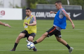 Mantuan e Rodrigo Figueiredo durante o treino de reapresentao no CT