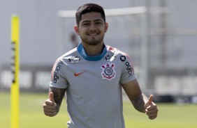 Sergio Daz sorridente no treino de hoje no CT