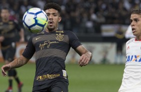 Douglas também entrou em campo nesta sexta contra o Flamengo