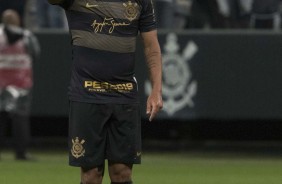 Jadson em cobrança de falta