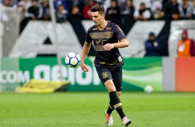Danilo Avelar durante derrota para o Flamengo, pelo Brasileirão