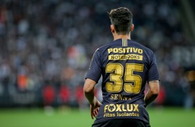 Danilo Avelar em jogo contra o Flamengo, pelo Brasileirão