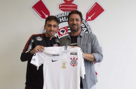 Gustavo Mosquito assinou contrato com o Corinthians