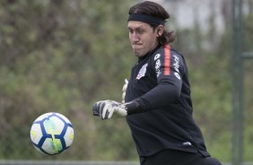 Cássio treina no CT do Coimbra, em Minas Gerais, para jogo contra o Cruzeiro