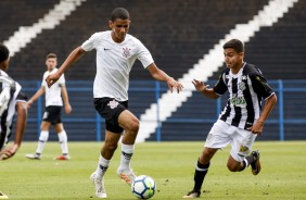 Danilo durante jogo contra o Figueirense, pela Copa do Brasil Sub-17