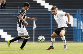 Henrique durante jogo contra o Figueirense, pela Copa do Brasil Sub-17